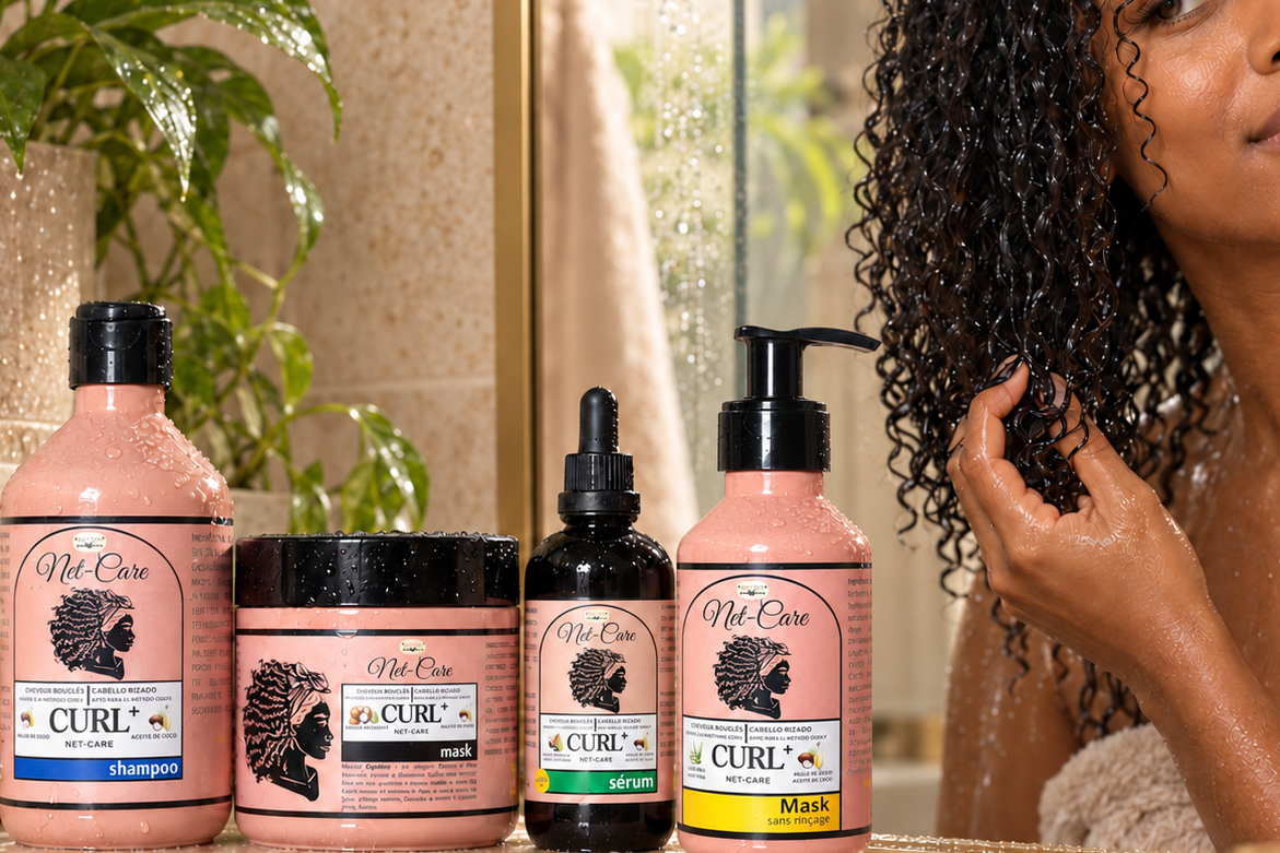 Gama completa CurlyPlus en uso con Mask Sans Rinçage en su forma correcta